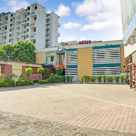 Oyo Aditya Service Apartment Méribel Village Exterior foto