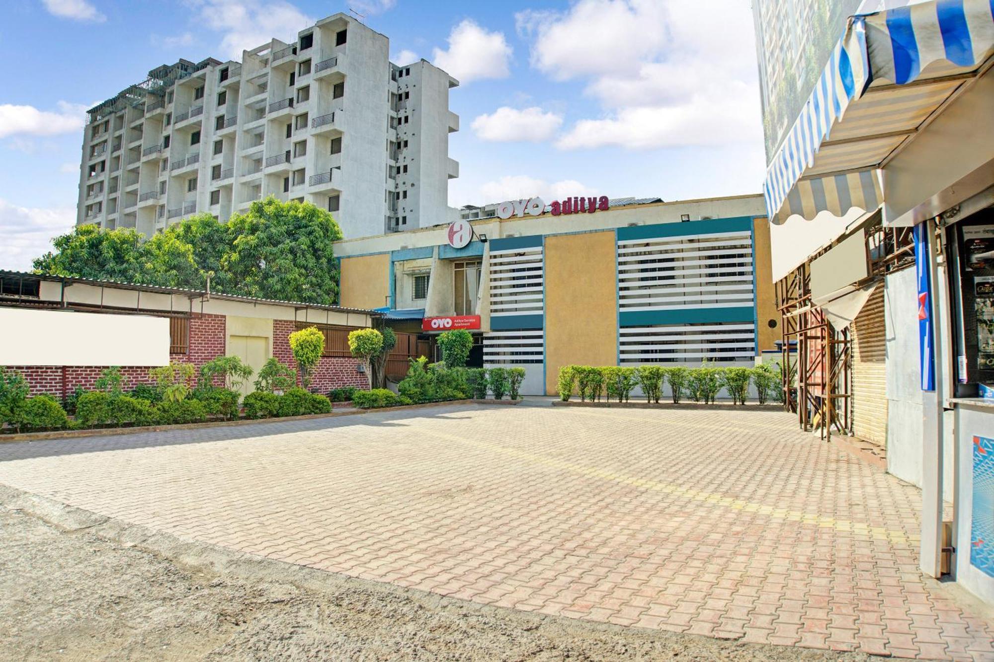 Oyo Aditya Service Apartment Méribel Village Exterior foto