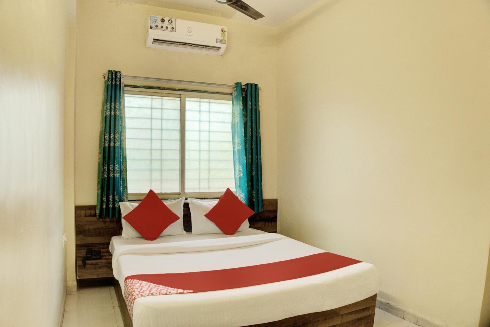 Oyo Aditya Service Apartment Méribel Village Exterior foto