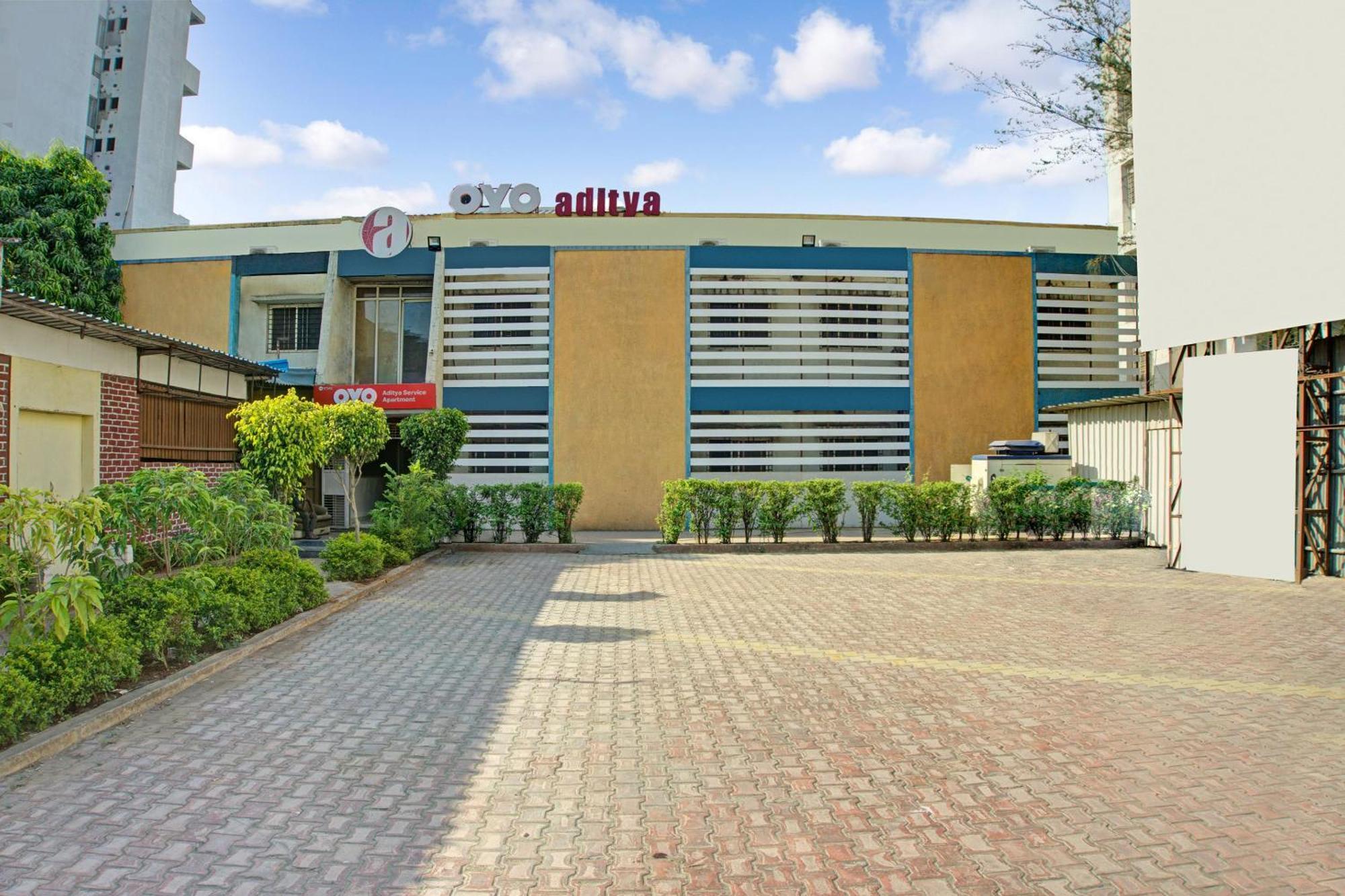 Oyo Aditya Service Apartment Méribel Village Exterior foto